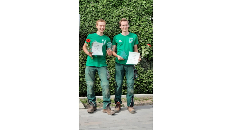 Über den Sieg und damit Platz 1 freuen sich Anton Schimeck und Theo Kleinstäuber aus dem Dresdner Unternehmen Pomosus Garten- und Landschaftsbau.