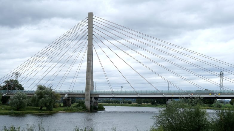 Auch die Brücke in Niederwartha fällt in die Zustandskategorie 2, d.h., es besteht keine akute Gefahr, aber Sanierungen sind zu planen.