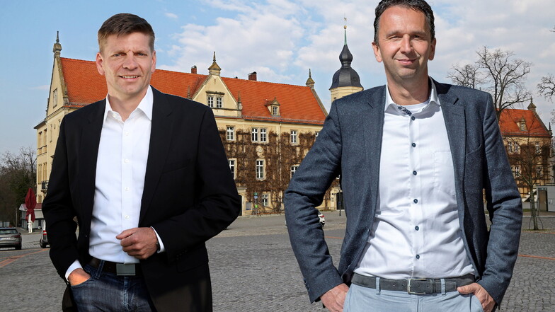 Der eine will das Spitzenamt in der Riesaer Stadtverwaltung, der andere hat es und möchte es behalten: Gunnar Hoffmann (l.) und Marco Müller (r.) buhlen um die Wählergunst. Die Fotomontage zeigt beide vor Riesas Rathaus.
