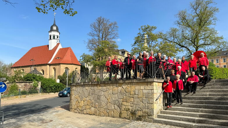 Singen am Sonntag wieder: Die Mitglieder vom Chor der Stuhlbauerstadt Rabenau treten am 26. Mai in Oelsa auf.