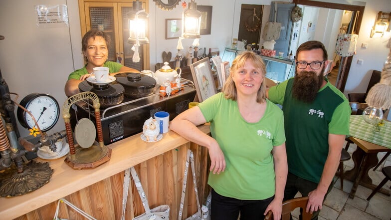 Gemütlich und immer ein Ort der guten Laune: Das Mühlencafé mit Katharina Berger, Annett Hertweck und René Kieschnick (v. li.).