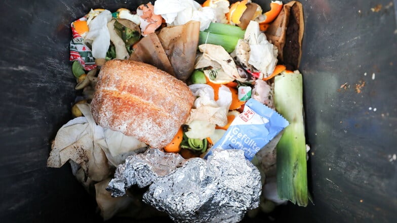 Jährlich landen in Deutschland rund 12 Millionen Tonnen Lebensmittel im Müll.