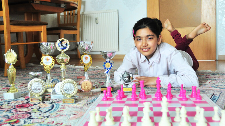 Kleines Schachwunder:  die Iranerin Yassamin vom Moradi SV Traktor Priestewitz.