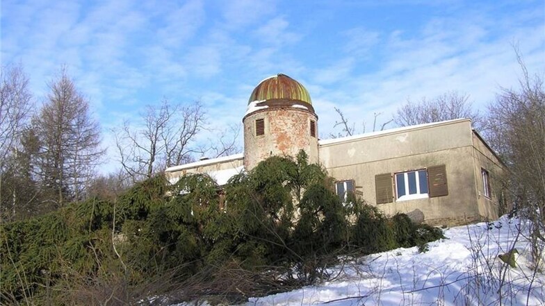 Nach der Wende stand die Sternwarte über Jahre leer. Die Stadt versuchte mehrmals, einen Investor zu finden.