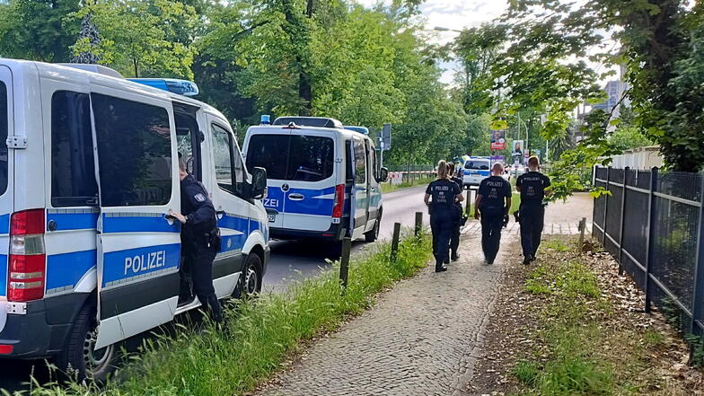 Nach einer gewaltsamen Auseinandersetzung auf dem Gelände einer Flüchtlingsunterkunft in Potsdam ist am Donnerstag ein Wachmann gestorben.