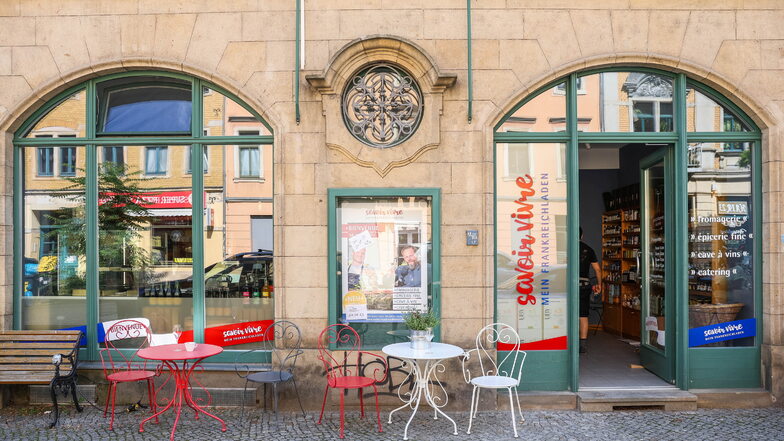 Am 24. August 2023 öffnet der Frankreichladen "Savoir vivre" an der Oschatzer Straße nach dem Umzug seine Türen für Kunden, die dem Frankreich-Urlaub noch ein wenig nachschmecken wollen.
