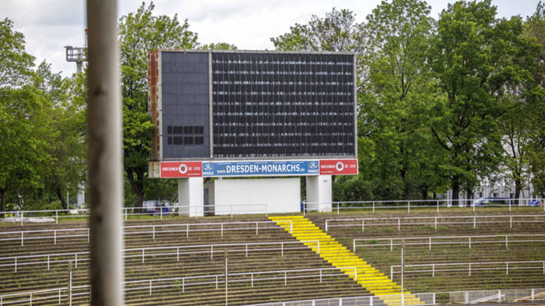 Die Anzeigentafel im Steyer-Stadion erzählt eine Teil der Stadiongeschichte.