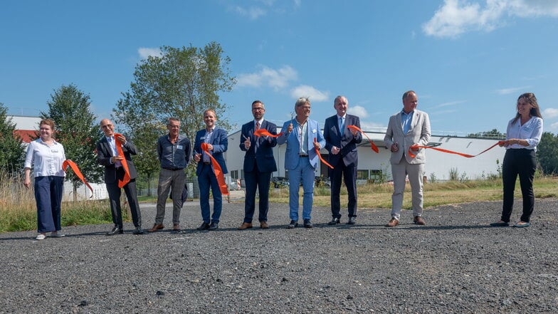 Einweihung der neuen Pharmagebäude in Dresden unter anderem mit:
Andreas Eckert (Aufsichtsratsvorsitzender der Eckert & Ziegler SE, Berlin) 
Martin Dulig (Staatsminister für Wirtschaft)
Thomas Schmidt (Sächsischer Staatsminister für Regionalentwicklung)
s