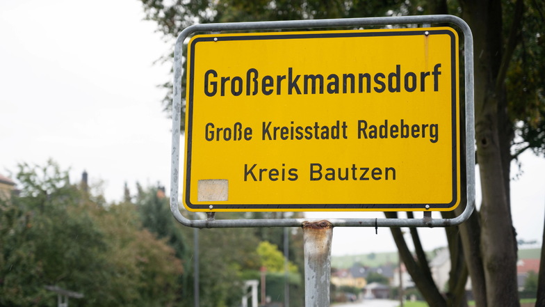 Wer hat die Weihnachtsmarkt-Schilder in Großerkmannsdorf gestohlen?