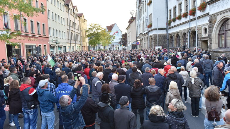 Immer wieder - wie hier in Freital-Potschappel - demonstrieren Bürger gegen bestimmte Maßnahmen und Vorhaben der Bundesregierung.