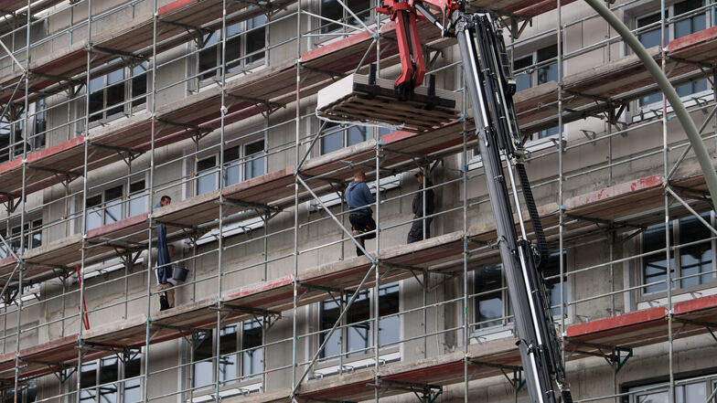 Sachsen passt seine Unterstützung für sozialen Wohnungsbau an höhere Baukosten an. Foto:dpa/ Bernd von Jutrczenka