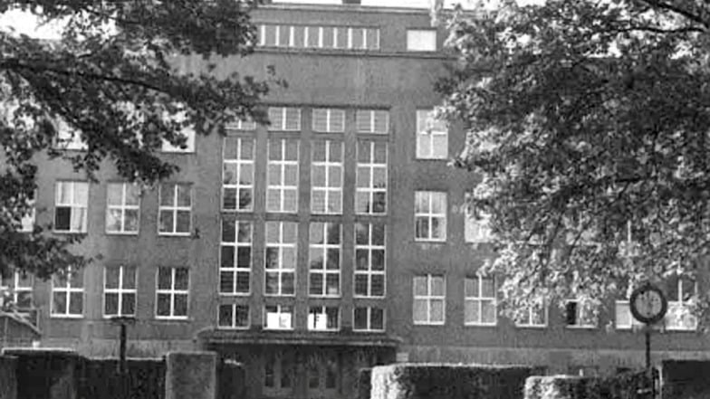 Hier fing 1954 alles an: in Dresden-Reick, dort steht heute das moderne Hülße-Gymnasium.