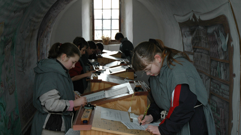 Am 19. Oktober können Kinder von 10 bis 15 Uhr im Kloster Buch im Scriptorium kreativ werden.