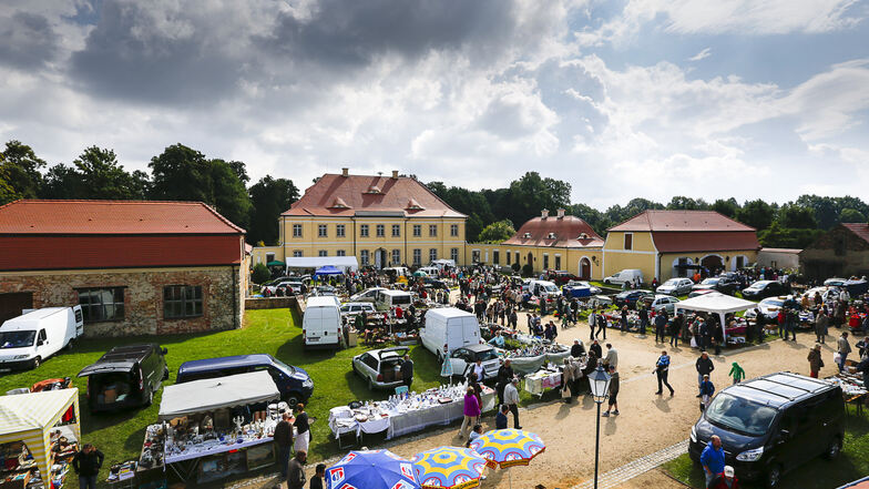 Jeweils etwa 150 Trödler werden im Mai und August im Schloss Königshain erwartet.