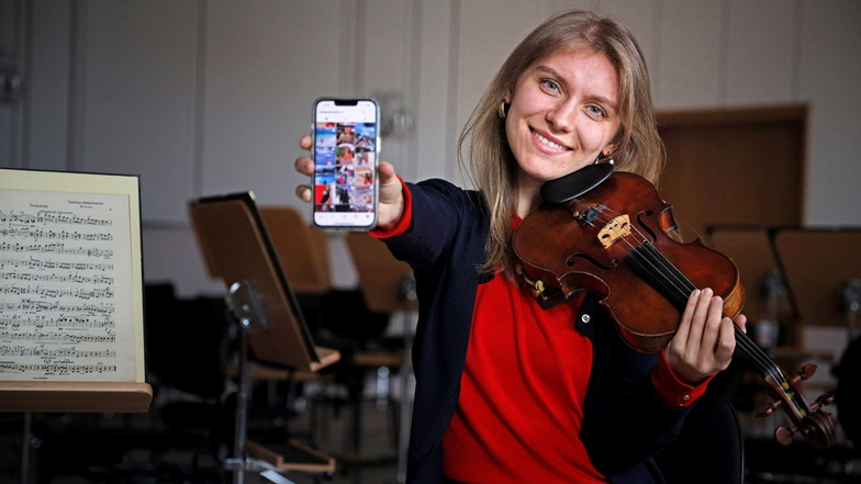 In den Probe-Pausen bei der Elbland Philharmonie tauscht Tatiana Dvortsova die Violine gegen Handy und Mikrofon - und produziert Videos fürs soziale Netzwerk Instagram.
