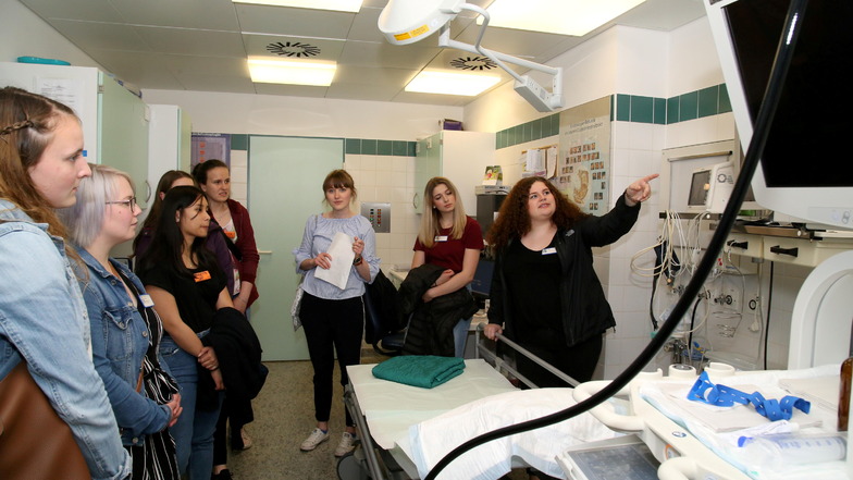 An der Medizinischen Berufsfachschule Niesky werden neue Pflegekräfte für das Krankenhaus Emmaus ausgebildet. Zehn wurden jetzt hier und im Mutterhaus in Dresden eingestellt.