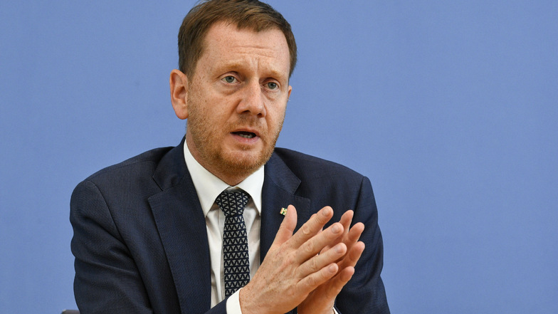 Sachsens Ministerpräsident Michael Kretschmer (CDU) will verschärfte Corona-Regeln im Herbst vermeiden.