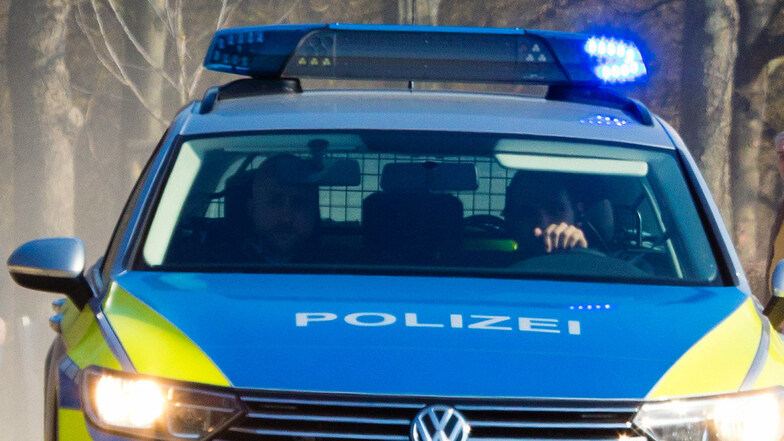 Im Februar nahm die Dresdner Polizei einen Mann fest. Er soll eine Frau versucht haben, zu töten. Nun ist Anklage wegen Mordes gegen ihn erhoben worden.