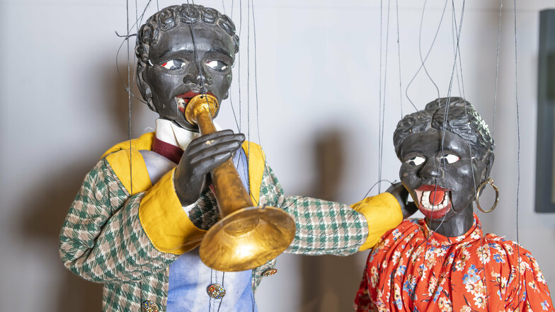 Die beiden Marionetten tragen sächsische Kultur- und die Weltgeschichte des Jazz in sich: Roland Ritschers „Liebespaar“ wurde der Puppentheatersammlung jetzt von ihrem Freundeskreis geschenkt.