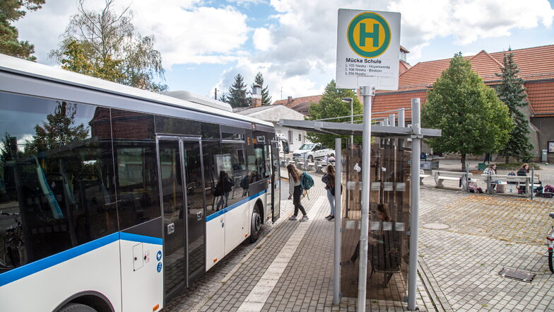 Die Einführung des neuen Busfahrplanes wird im nördlichen Teil des Landkreises Görlitz um ein Jahr auf den 1. Januar 2023 verschoben.