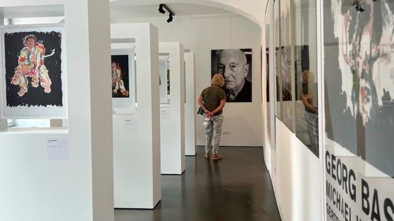 Die erste Ausstellung in der sanierten Alten Posthalterei in Kamenz zeigte Reproduktionen von Georg Baselitz und Gerhard Richter. Nun wird in diesen Räumen ein Dada-Zentrum etabliert.