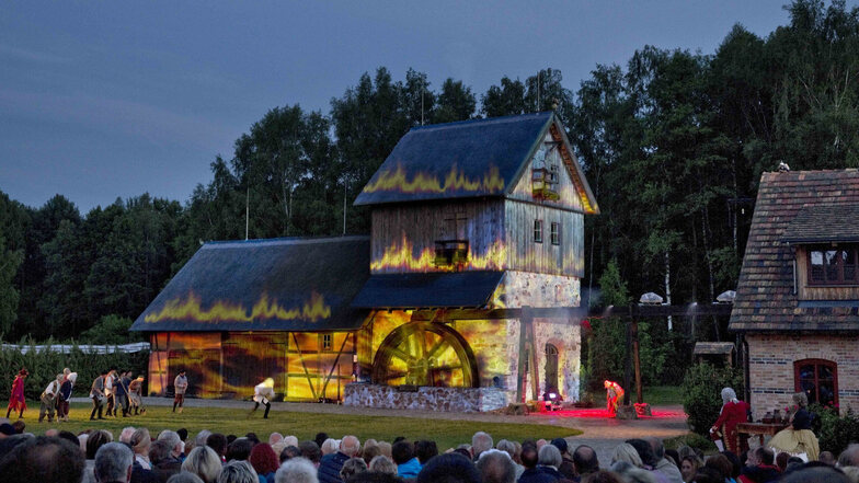 Die Krabatmühle in Schwarzkollm bei Hoyerswerda hat sich in den letzten Jahren zu einem Besuchermagnet entwickelt, besonders zu den Krabat-Festspielen. Dafür gibt es vielleicht bald verbindlich Geld vom Kulturraum.