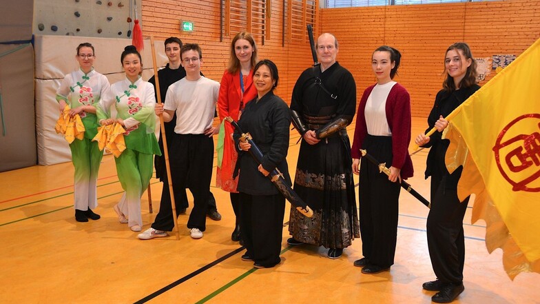 Das Deutsch-Chinesische Zentrum in Dresden pflegt die traditionelle chinesische Kultur - wie hier bei einem Kampfkunst-Kurs gemeinsam mit Schülern der Dresden International School.