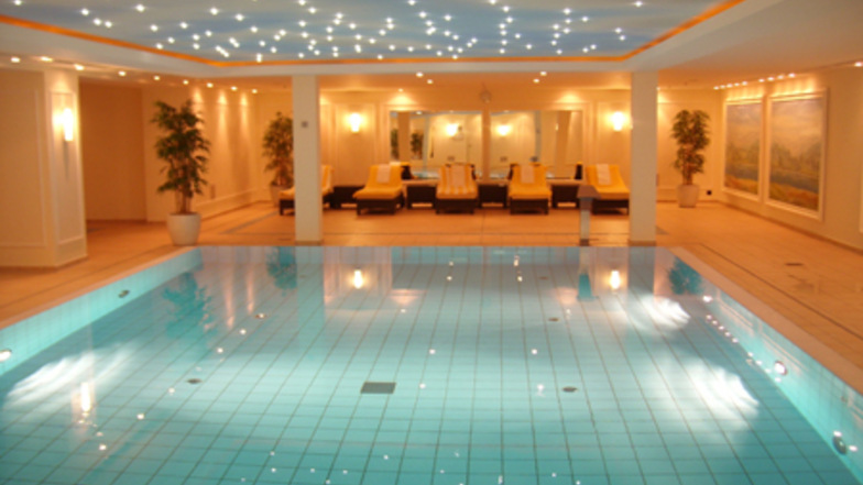 Das luxuriöse Ambiente des Maritim Hotels in Dresden ist der ideale Ort für verwöhnende Wellnessanwendungen und Massagen.