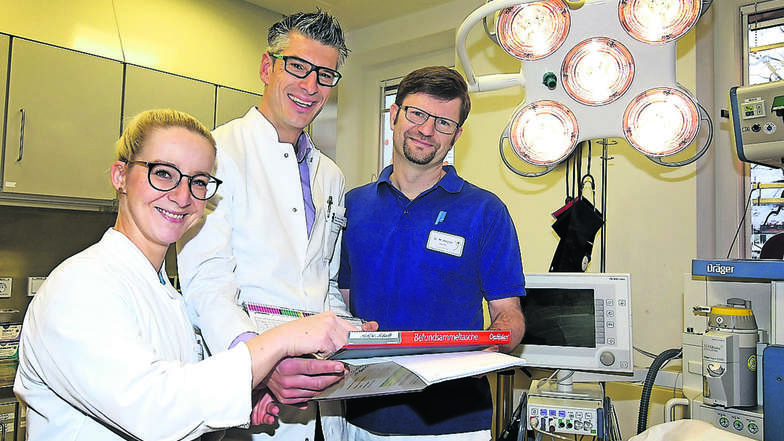 Dr. Katharina Mankel (von links) und Dr. Holger Staab sind neu im Krankenhaus. Auch Dr. Martin Wegner gehört zum Team der Gefäßchirurgen.