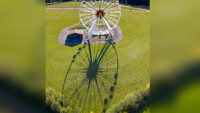 Das Riesenrad im Freizeitpark Sonnenland bei Lichtenau erwartet das Riesenrad ab Montag die Besucher.