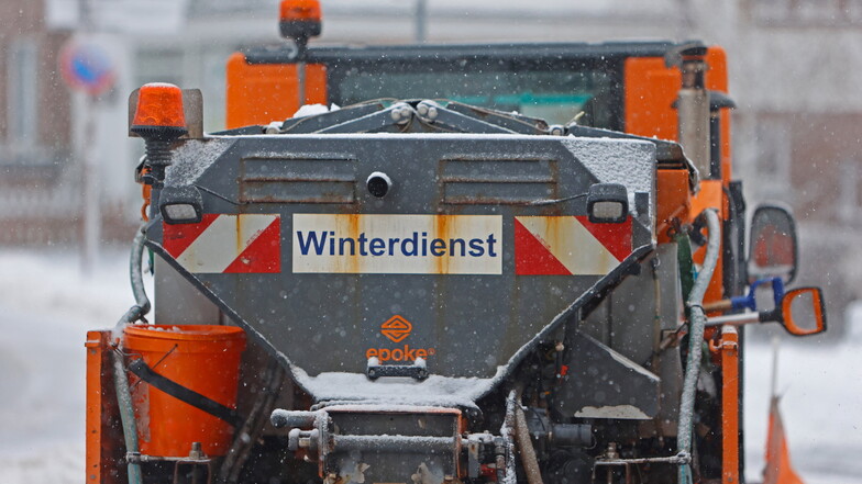 In Dresden werden Straßen am Mittwoch den ganzen Tag vom Winterdienst freigehalten.