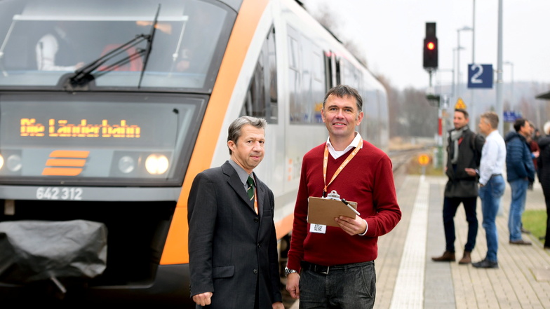 Matthias Böhm (links) bietet wieder gemeinsam mit der Länderbahn geführte Touren an.