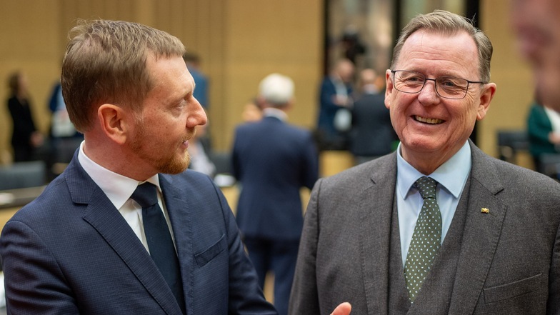 Sachsens Ministerpräsident Michael Kretschmer (CDU) mit Thüringens Ministerpräsident Bodo Ramelow (Die Linke).