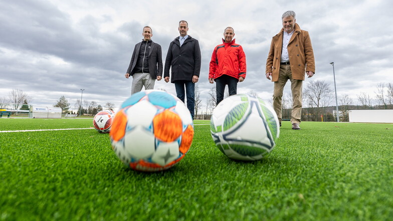 Freital: Neuer Kunstrasen für Wurgwitzer Fußballer