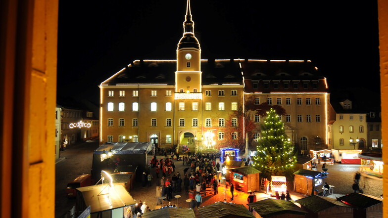 Nach zwei Jahren coronabedingter Zwangspause gibt es endlich wieder Weihnachtsmärkte. Traditionell wird in Roßwein der Reigen der Märkte am ersten Adventswochenende eröffnet. Aber es gibt noch viel mehr Veranstaltungen.