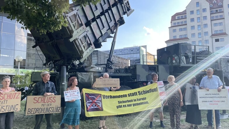 Demo vor dem Landtag .