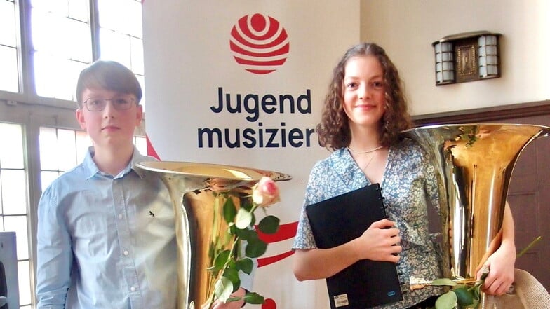 Das Coswiger Tuba-Duo Marek und Ida vertritt den Landkreis Meißen beim Bundeswettbewerb von "Jugend musiziert".