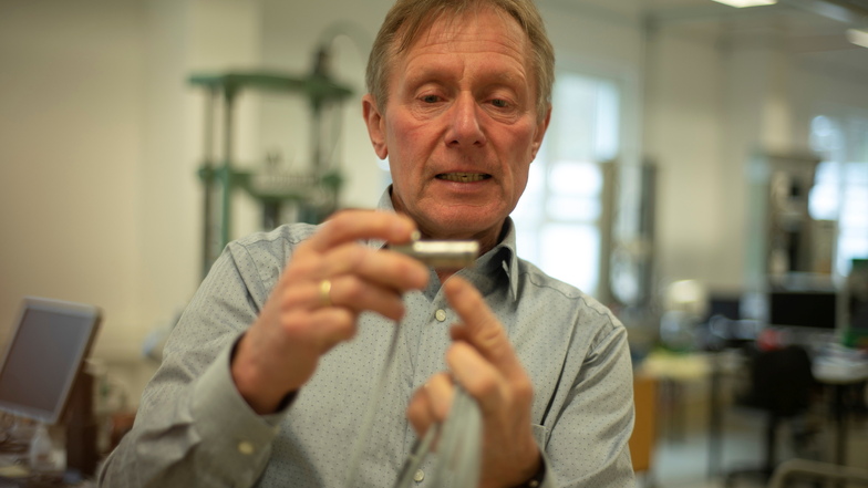 Uwe Schleichert ist seit zehn Jahren Geschäftsführer der Velomat Messelektronik in Kamenz. Sensoren, die hier hergestellt werden, sorgen zum Beispiel in Aufzügen für Sicherheit.