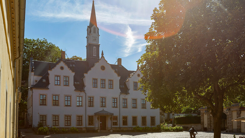 Der Hof von Schloss Burgk ist am Sonnabend Bühne, Kulisse und Zuschauerraum gleichermaßen, wenn das Zwinger-Trio „Das Beste aus 25 Jahren“ darbietet.