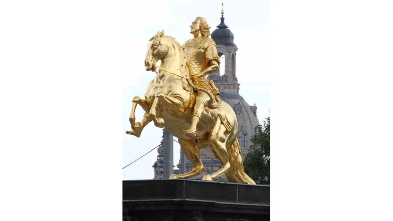 August der Starke als goldenes Reiterstandbild in Dresden.