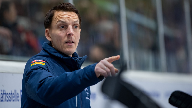 Auch Petteri Kilpivaara hat es seit seinem Amtsantritt als Cheftrainer der Eislöwen Mitte November noch nicht geschafft, die Dresdner nach oben zu führen.