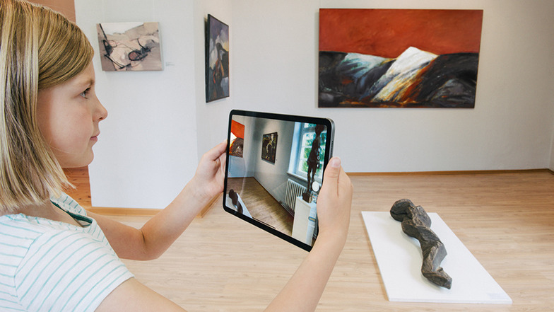 Unter dem Titel „Umbruch und Beständigkeit. Die Kunstsammlung Lausitz nach 1990“ sind analog an zwei Standorten und virtuell insgesamt mehr als 100 Werke von über 80 Künstlerinnen und Künstlern zu sehen.