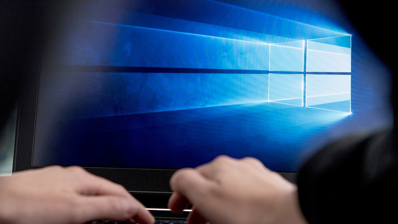 Bei der Betrugsmasche bekommen angebliche Microsoft-Mitarbeiter Fernzugriff auf Computer und die Online-Konten.