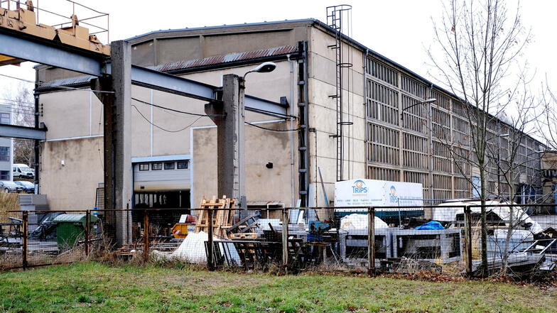 Diese Produktionshalle der ehemaligen Lausitzer Granit geriet zum Zankapfel im Stadtrat.