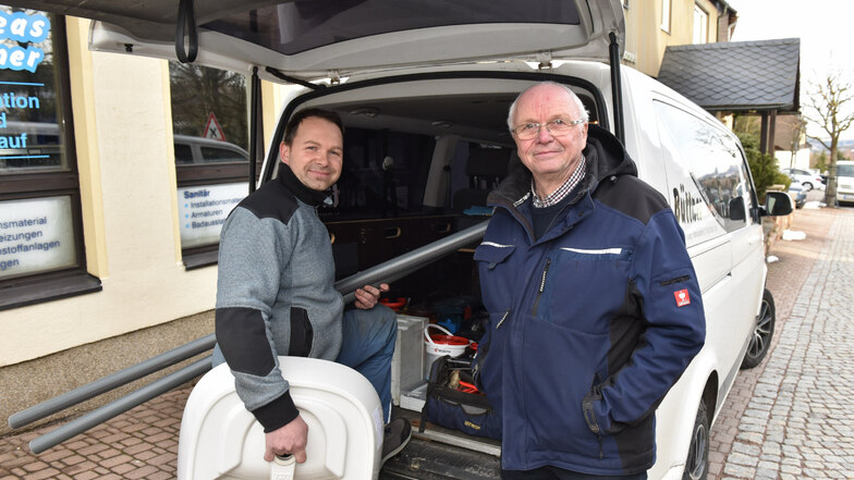 Andreas Büttner übergibt die Altenberger Traditionsschlosserei an seinen Sohn Adrian, der den Betrieb nunmehr in sechster Generation weiterführt.