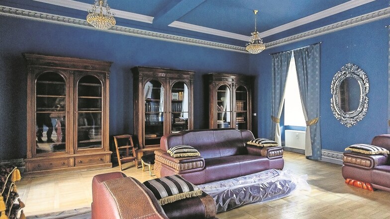 Der Blaue Salon war einst Teil der historischen Bibliothek. In Zukunft könnte hier hinein die Winckelmannstube ziehen, die derzeit noch im Bürgerhaus untergebracht ist. 
