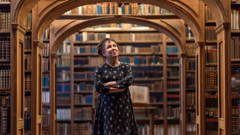 Auch Literaturnobelpreisträgerin Olga Tokarcuk besichtigte schon einmal den historischen Lesesaal. Das war 2015, als sie den Brückepreis in Görlitz verliehen bekam.