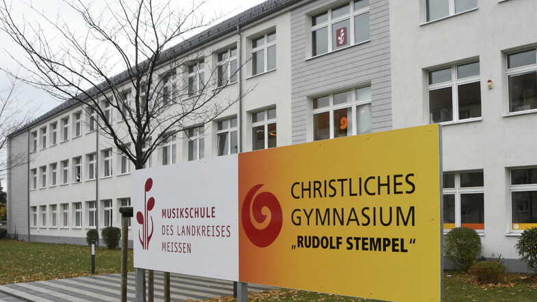 Das Christliche Gymnasium "Rudolf Stempel" an der Langen Straße in Riesa.