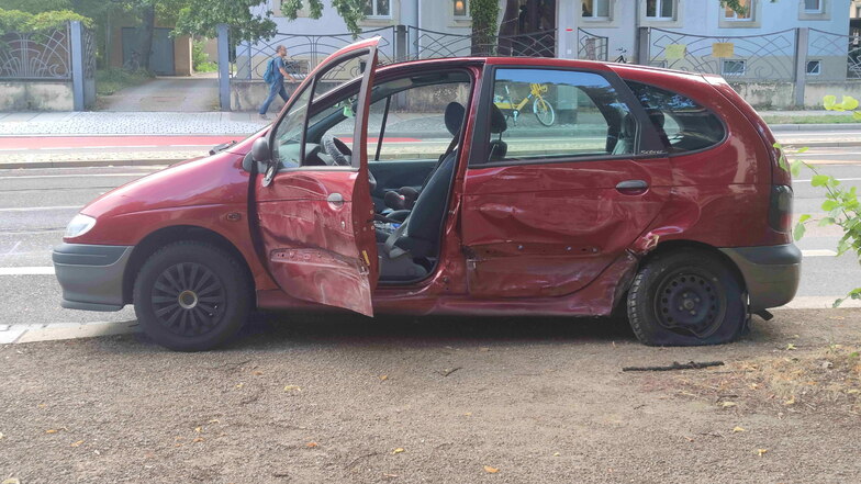 Am Mittwochvormittag wurde eine 39-jährige Autofahrerin bei einem Unfall leicht verletzt.