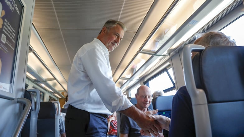 Claus Weselsky begrüßte alle Fahrgäste persönlich.